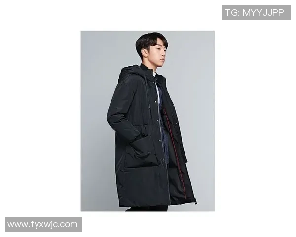 足球明星棉服外套时尚潮流新选择让你在寒冬中也能尽显运动风范